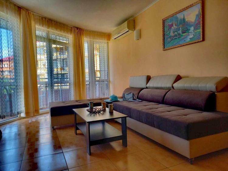 Central Plaza Apartment Pantai Sunny Bagian luar foto
