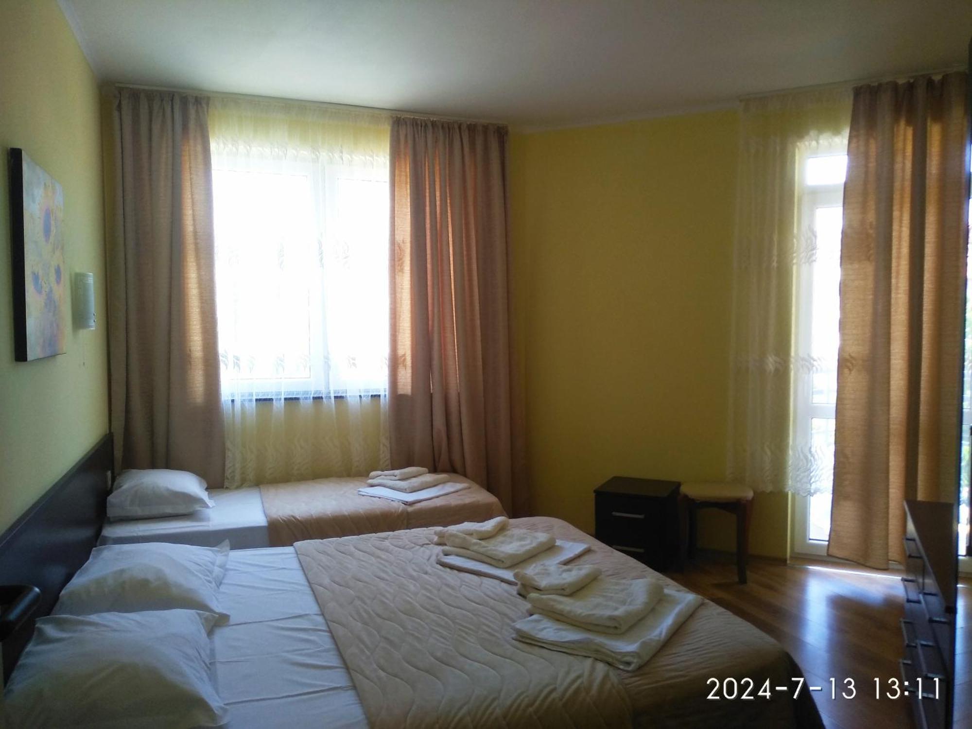 Central Plaza Apartment Pantai Sunny Bagian luar foto