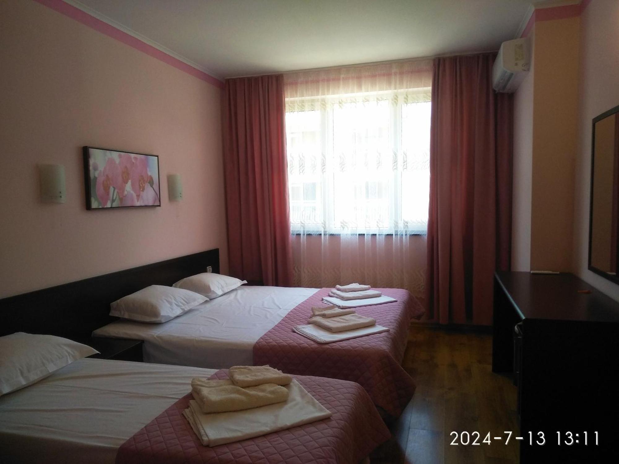 Central Plaza Apartment Pantai Sunny Bagian luar foto
