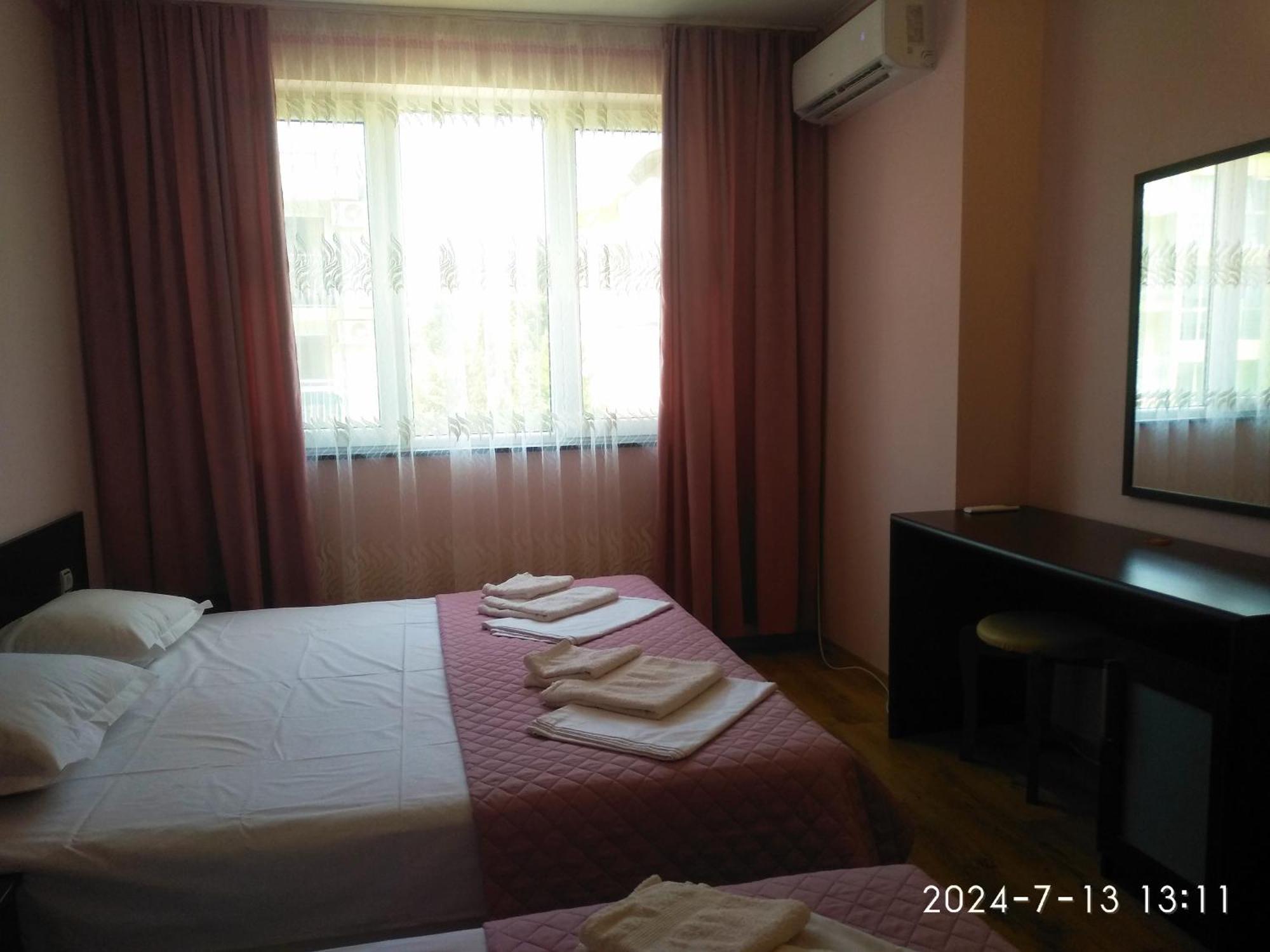 Central Plaza Apartment Pantai Sunny Bagian luar foto