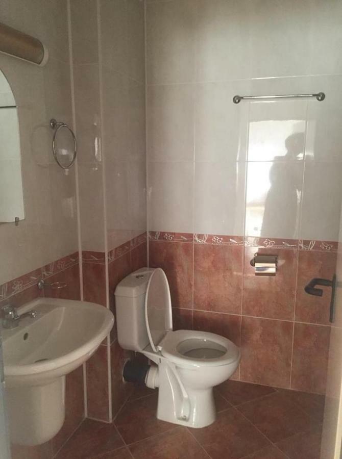 Central Plaza Apartment Pantai Sunny Bagian luar foto